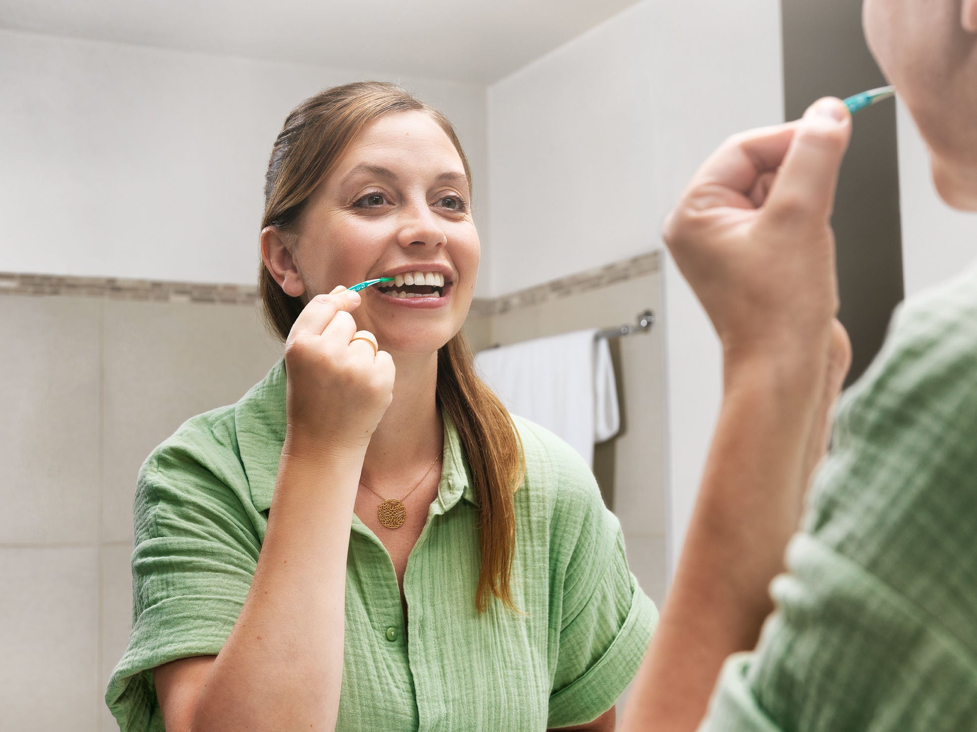 Zahnhölzer vs. Interdentalreiniger: Patientenberatung zur Interdentalreinigung