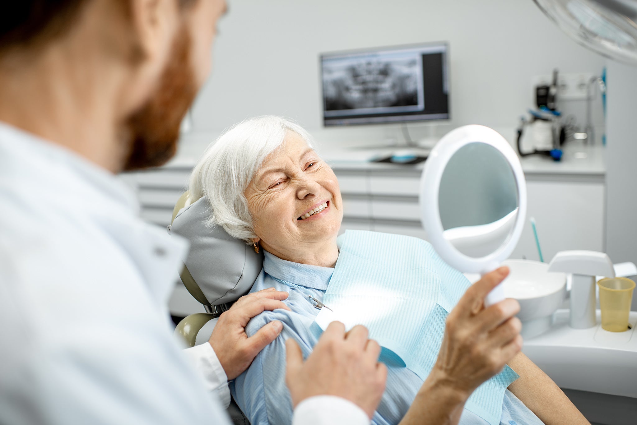 De waarde van het behouden van tanden versus tandheelkundige implantaten